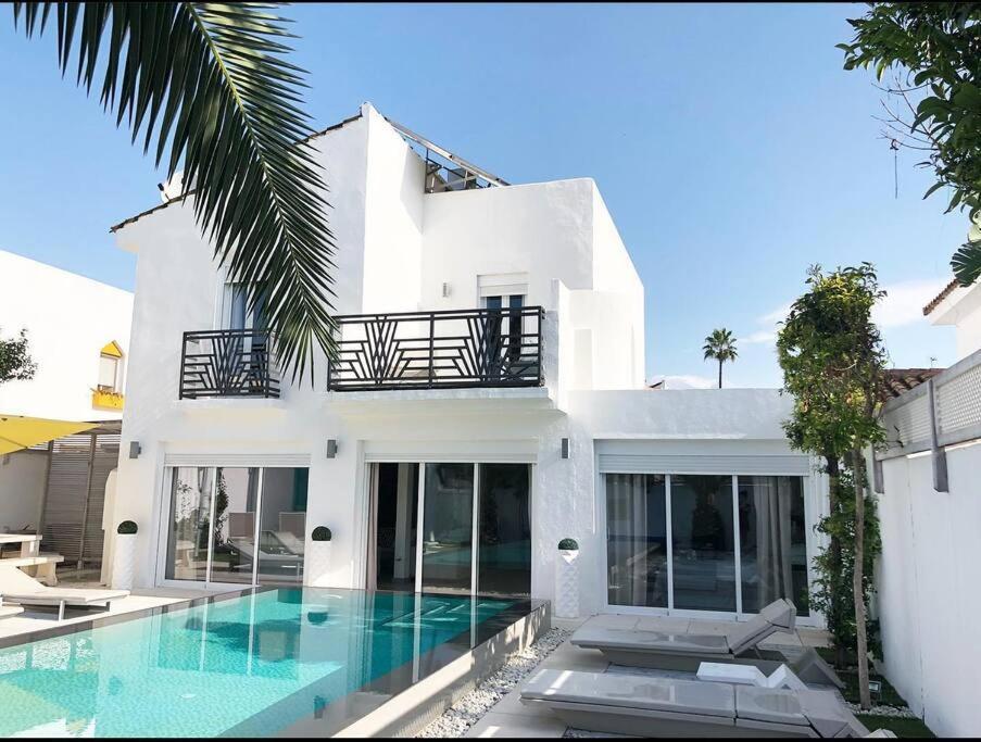 Villa Luxe, Puerto Banus, Marbella エステポナ エクステリア 写真